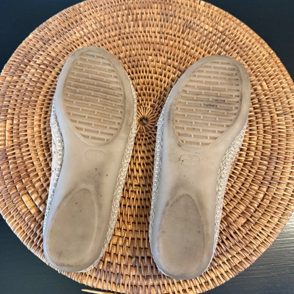 The Flexx Womens‎ Beige Suede Perforated Paisley Espadrille Flats Shoes US 9